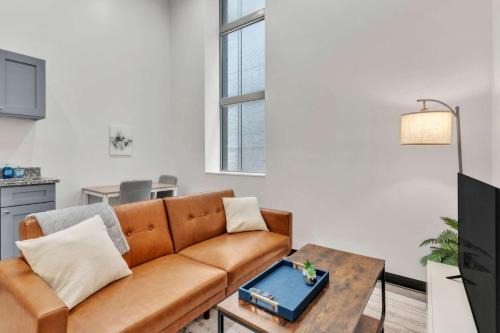 Cultural District Apartment | CozySuites Modern 1BR in Downtown Pitts #15