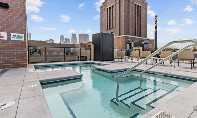 Warehouse District Apartment | CozySuites NLG - Modern 2BR condo #23