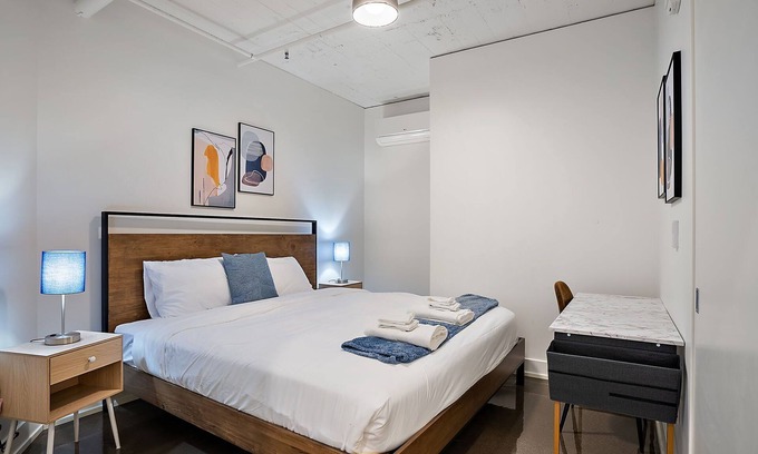 Warehouse District Apartment | CozySuites NLG - Modern 1BR condo #32