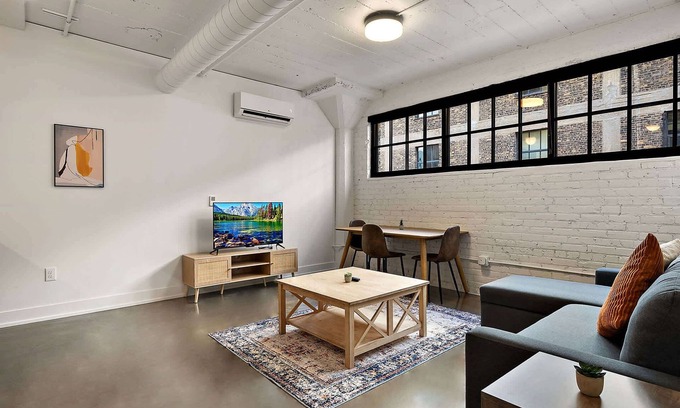 Warehouse District Apartment | CozySuites NLG - Modern 2BR condo #10