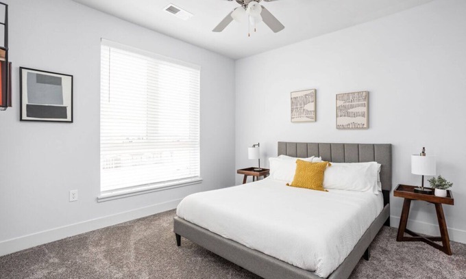 Indianapolis Apartment | CozySuites Nora 2BR next to Whole Foods
