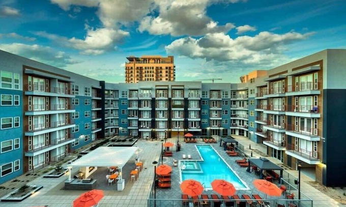 Roosevelt Apartment | Cozysuites PHX RORO Gym, Pool, Pets, Parking! #17