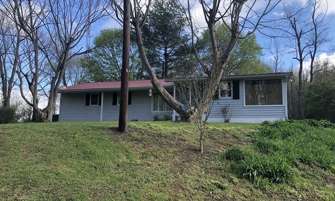 Greencastle Cottage | Cozytown Cottage near Whitetail Ski Resort and Hagerstown Maryland.