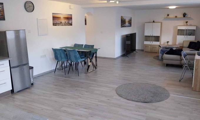 Hamm Apartment | Craftsman/transitional apartment for max. 4 persons