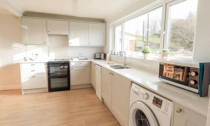 Underbarrow House | CRAG VIEW, family friendly, with open fire in Underbarrow