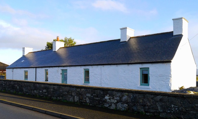 Newton Stewart Cottage | Craigielea Cottage - a cottage that sleeps 6 guests in 3 bedrooms