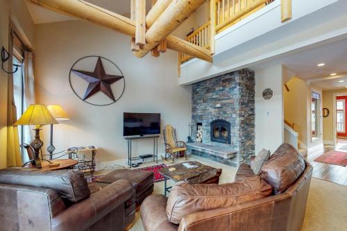 Big Sky Meadow Village Apartment | Crail Creek 607