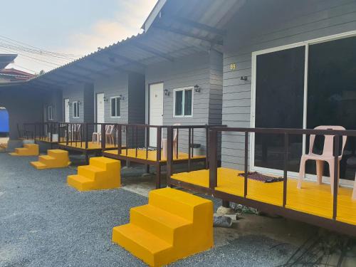 Bai Lan Hotel | Crazy Bananas
