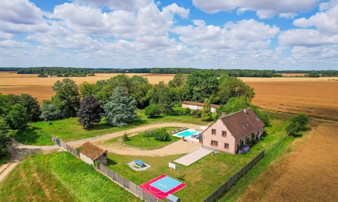 Happonvilliers Villa | Crazy Villa Chalonie 28 - Heated pool - Soccer - Basket - 2h Paris - 30p