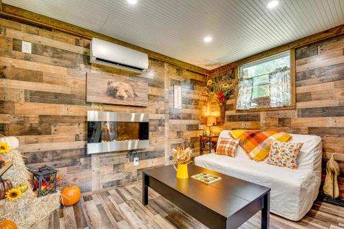 Summerville Apartment | Creek Access, Fire Pit and Grill Summerville Studio