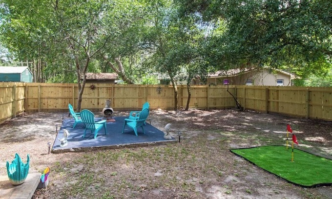 New Port Richey House | Creek Cabin Summary: