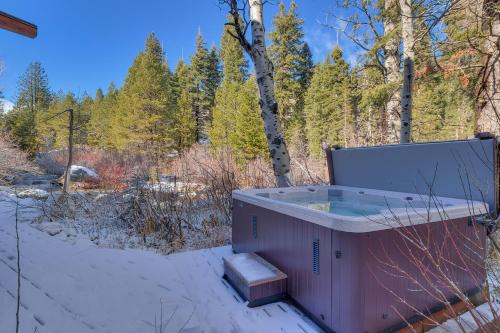 Alpine Meadows House | Creek Side- 4 Primary Suites, Hot Tub, Shuttle to Slopes, Pet Friendly