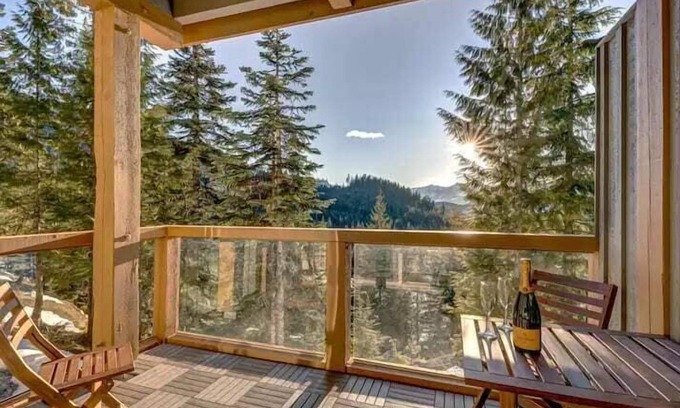 Nordic Estates Hotel | Creekside 2 Bedroom With Incredible Mountain Views