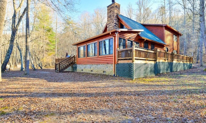 Morganton Cabin | Creekside · Blue Ridge -5 acres of privacy on creek- Sleeps 12