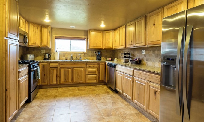 De Beque Cabin | Creekside Cabin at The High Lonesome Ranch