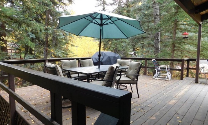 Dolores House | Creekside Cabin.