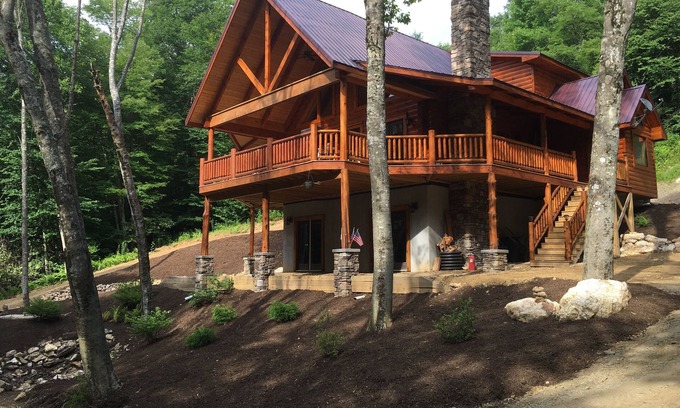 Burks Fork Cabin | Creekside Cabin, Willis, VA