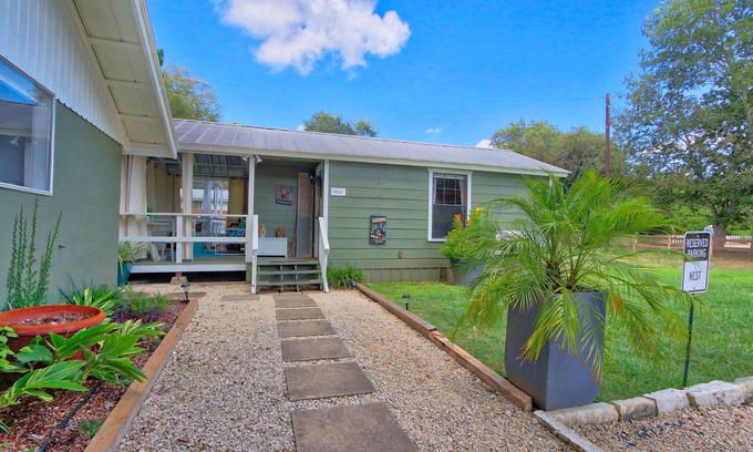 Wimberley Cabin | Creekside Cabins - The Nest | Romantic Cottage with Creek Access