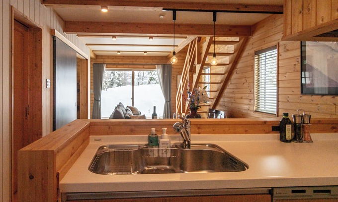 Iida Ski Chalet | Creekside Chalets Hakuba