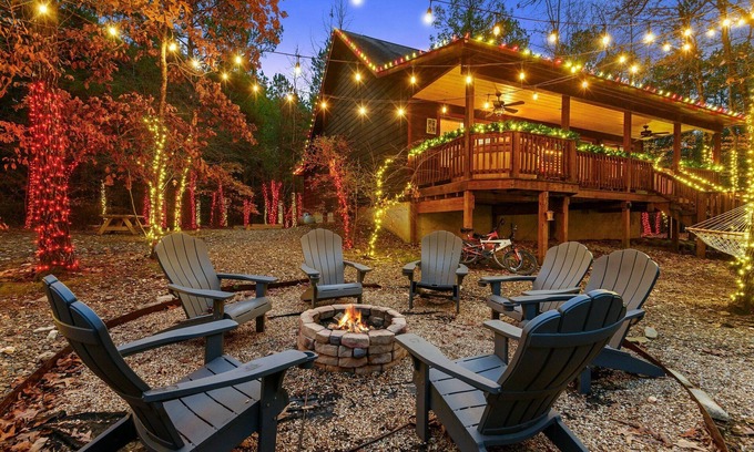 Broken Bow Cabin | Creekside Family Getaway Near Trails and Dining