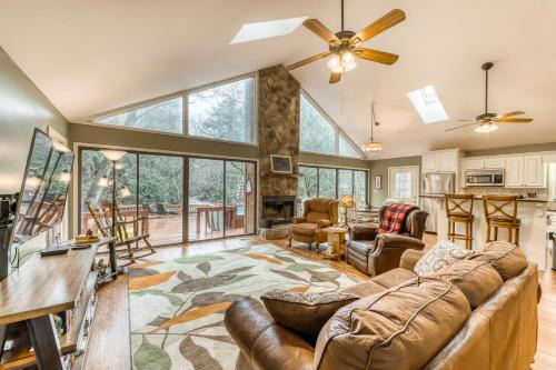 Morganton House | Creekside Retreat
