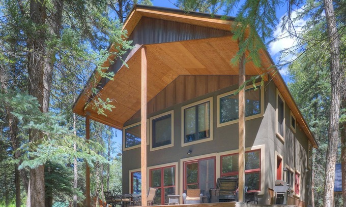 Durango - Purgatory House | Creekside Retreat Waterfront Home 20 Minutes from Downtown Durango