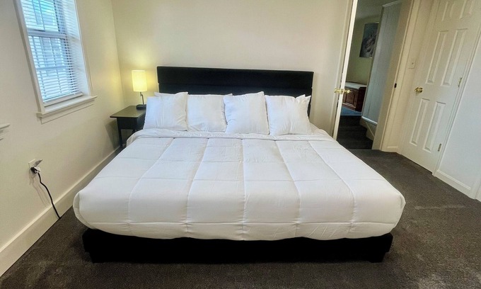 Frederick House | Creekside Suite Downtown Frederick Maryland Near Restaurants & Wedding Venue!