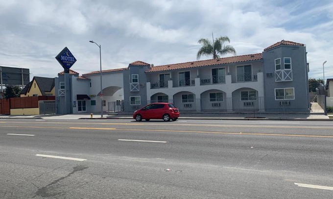 Harbor Hotel | Crescent Inn