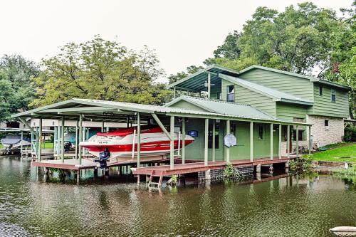 Kingsland House | Crestwood Cove