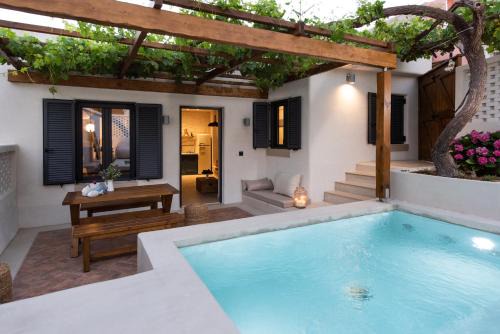 Platanias Town Villa | Cretan Soul