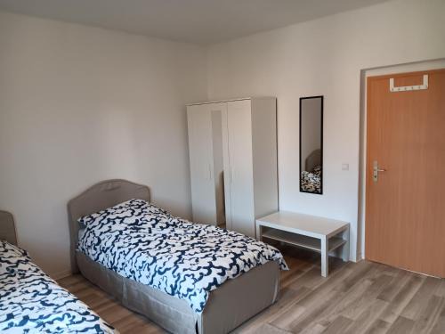 Merseburg Apartment | Crew Quartier ALL-INCLUSIVE Serviced Apartments mit Küche, Bad Waschmaschine, Flat TV, WiFi, usw