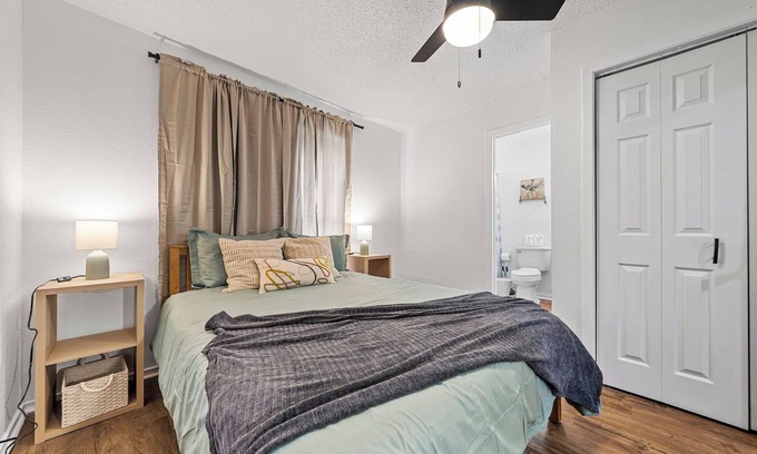 University House | Crew Suite: 2BR/2BA | Laundry | Pets l Yard l Easy