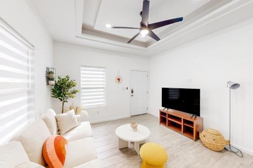 McAllen House | Crimson Hibiscus