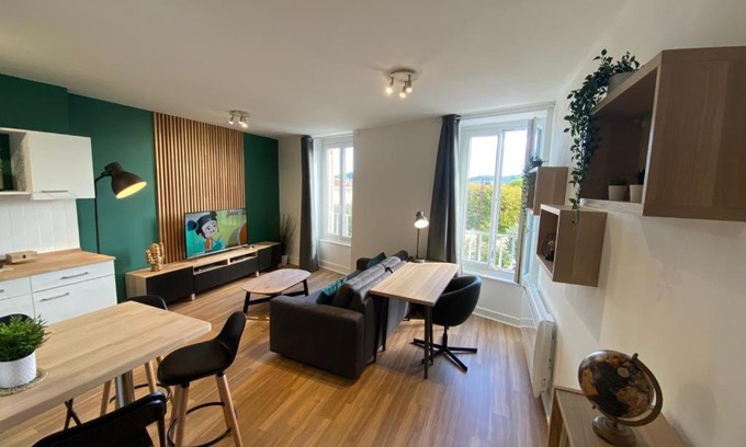 Issoire Apartment | Cristal 1