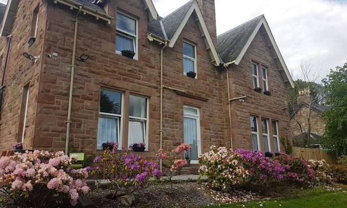 Dingwall House | Cromarty View Guest House