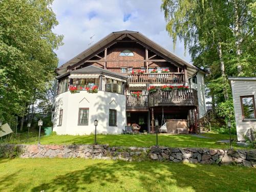 Heinola Bed & Breakfast | Cronin's Guesthouse Bed & Breakfast