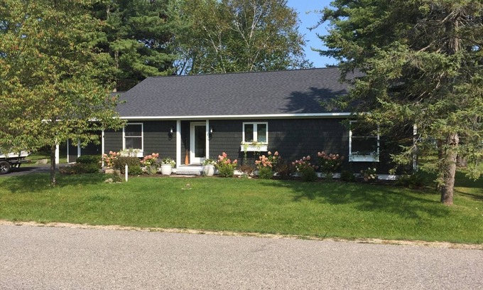 Petoskey House | Crooked Lake Cottage - NEWLY RENOVATED - Great Sunsets & Boaters Paradise Await!