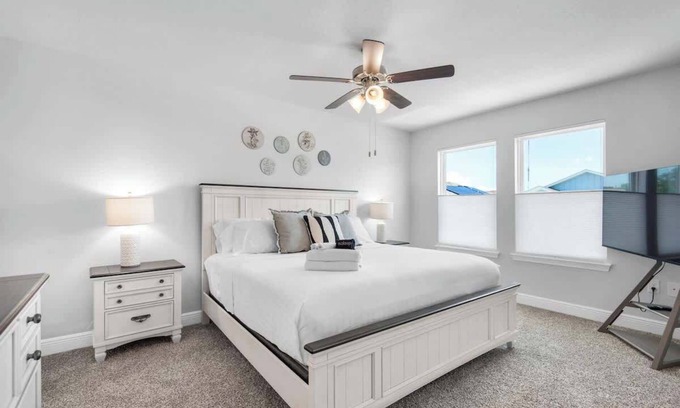 Gulf Breeze House | Cross Breeze-Gulf Brz-Nav, Beaches, Zoo, Boat Ramp