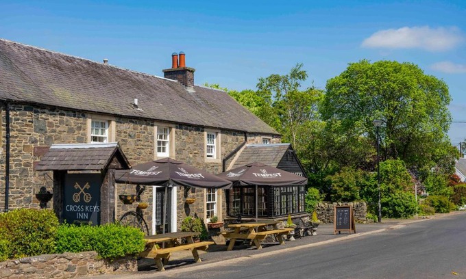 Selkirk Hotel | Cross Keys Inn Ettrickbridge