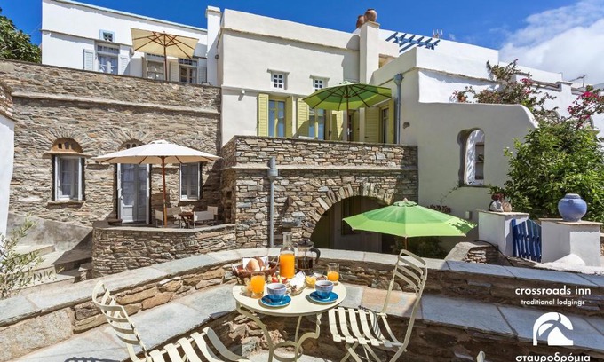 Tripotamos Hotel | Crossroads Inn Traditional Lodging