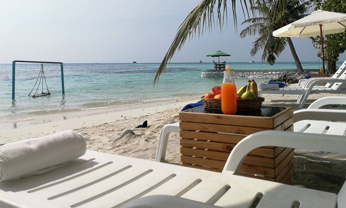Dhiffushi Hotel | Crown Beach Hotel Maldives