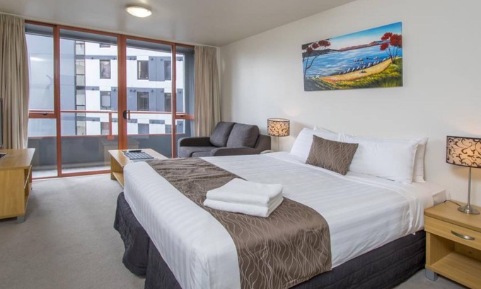 Grafton Apartment | Crown on Cintra Lane