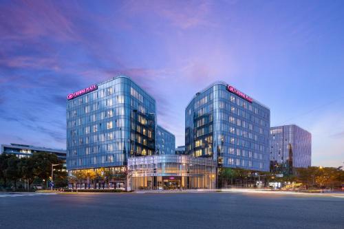 Minhang Hotel | Crowne Plaza Shanghai Hongqiao by IHG