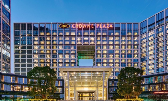 Longgang Hotel | Crowne Plaza Shenzhen Longgang City Centre by IHG