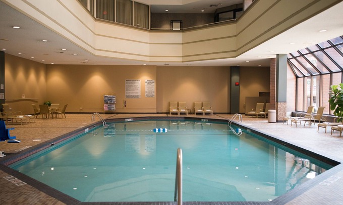 South Loop Hotel | Crowne Plaza Suites MSP Airport - Mall of America by IHG