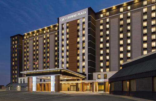 Etobicoke Hotel | Crowne Plaza Toronto Airport by IHG