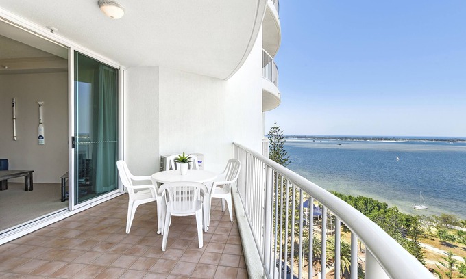 Labrador Apartment | Crystal Bay on the Broadwater