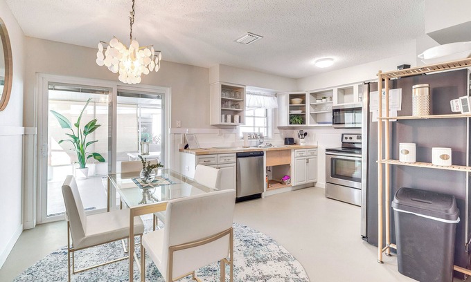 Crystal River House | Crystal River Home: 2 Mi to Three Sisters Springs!