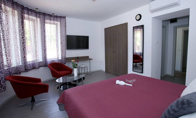 Balatonalmadi Apartment | Csillag Villa - Deluxe King Studio