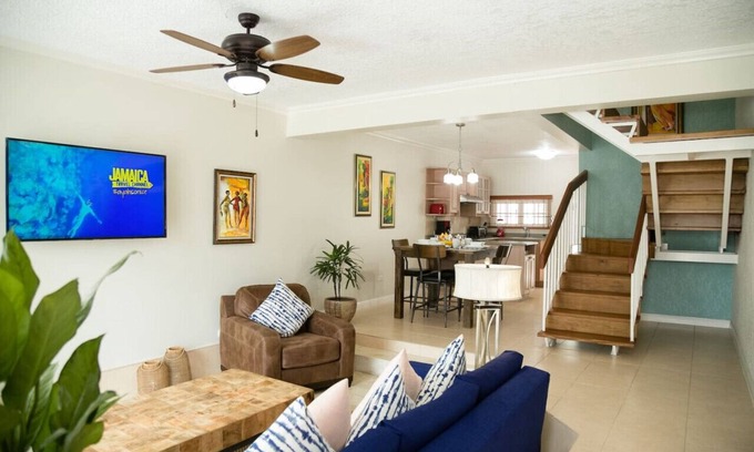 Kingston House | CTBH @ Surbiton Square #13 [2-Bedroom Townhouse]